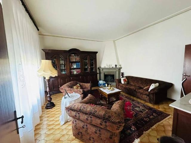 Villa Indipendente in vendita a Carmignano, Comeana