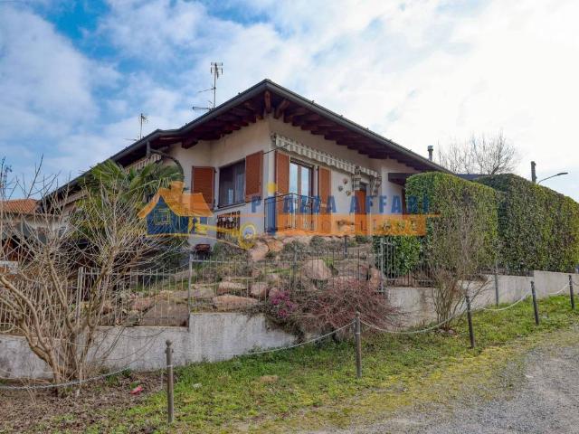 Villa Indipendente in vendita a Monte, Solbiate Arno