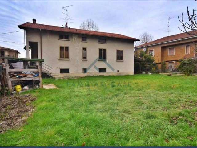 Villa Indipendente in vendita a Carnago, Lombardia
