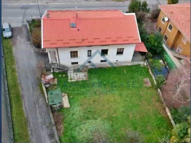 Villa Indipendente in vendita a Carnago, Lombardia