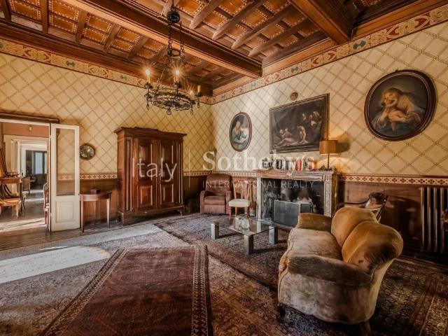 Villa Indipendente in vendita a Carnago, Lombardia