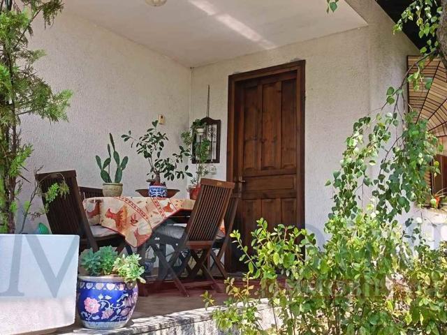 Villa Indipendente in vendita a Carnago, Lombardia