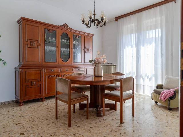 Villa Indipendente in vendita a Carnago, Lombardia