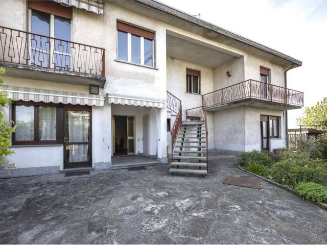 Villa Indipendente in vendita a Carnago, Lombardia