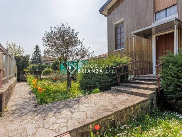 Villa Indipendente in vendita a Passirano, Carnate