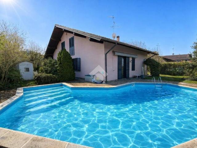 Villa Indipendente in vendita a Passirano, Carnate
