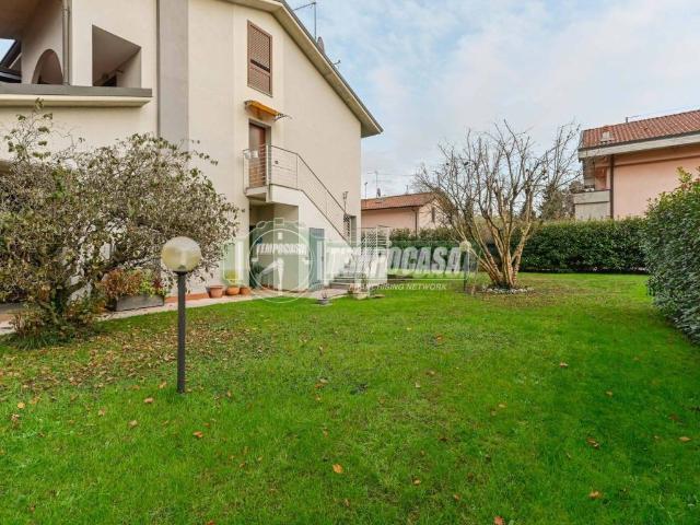 Villa Indipendente in vendita a Carnate, Lombardia