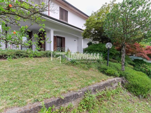 Villa Indipendente in vendita a Passirano, Carnate
