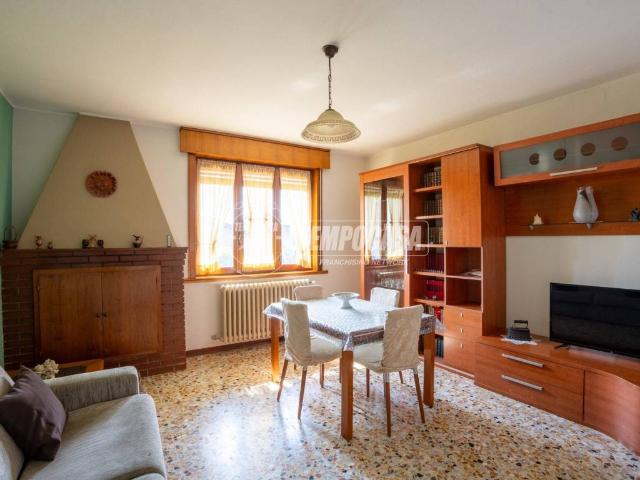 Villa Indipendente in vendita a Carobbio degli Angeli, Bergamo