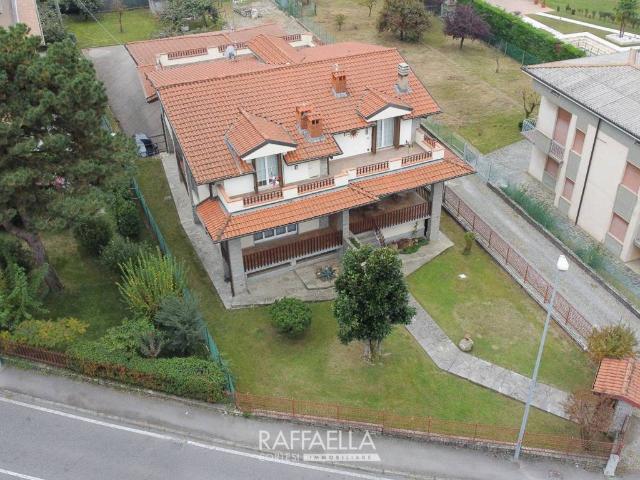 Villa Indipendente in vendita a Carobbio Degli Angeli, Lombardia