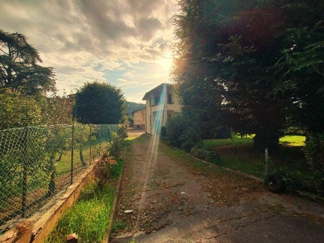 Villa Indipendente in vendita a Carobbio Degli Angeli, Lombardia