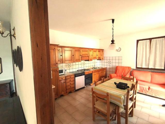Villa Indipendente in vendita a Carobbio Degli Angeli, Lombardia