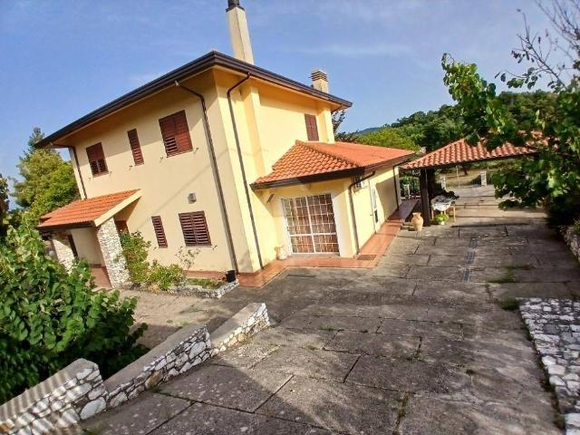 Villa Indipendente in vendita a Calabria, Cosenza