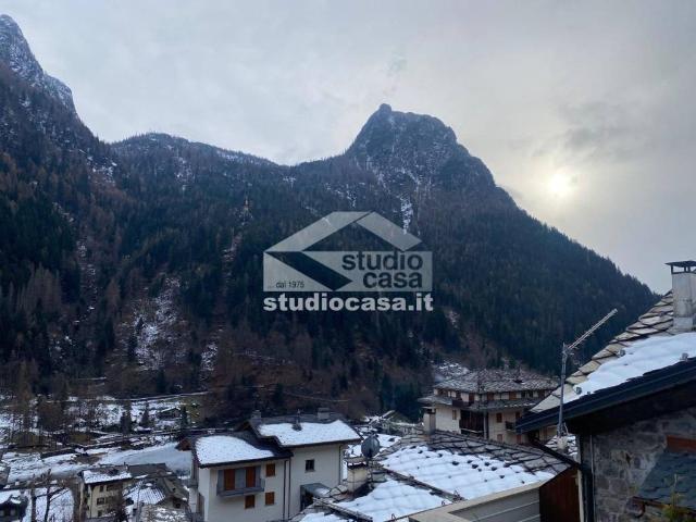 Villa Indipendente in vendita a Comunità Montana della Valle Brembana, Carona