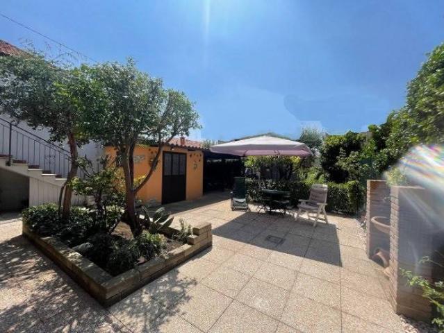 Villa Indipendente in vendita a Cassina Pertusella, Caronno Pertusella