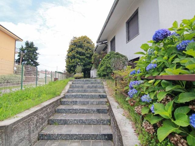 Villa Indipendente in vendita a Cassina Pertusella, Caronno Pertusella