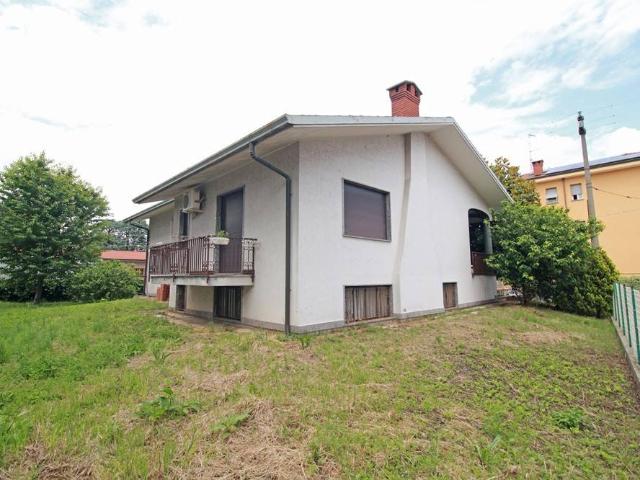 Villa Indipendente in vendita a Cassina Pertusella, Caronno Pertusella