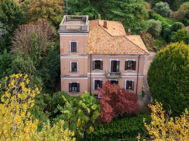 Villa Indipendente in vendita a Travaino, Caronno Varesino