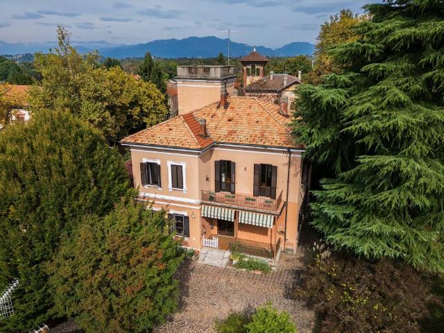 Villa Indipendente in vendita a Travaino, Caronno Varesino