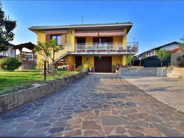 Villa Indipendente in vendita a Travaino, Caronno Varesino
