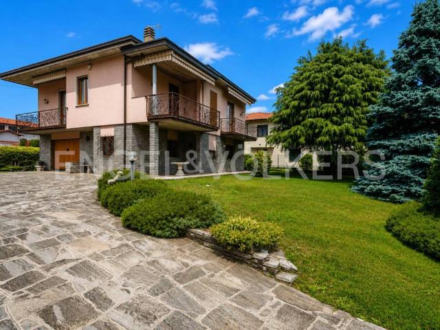 Villa Indipendente in vendita a Travaino, Caronno Varesino