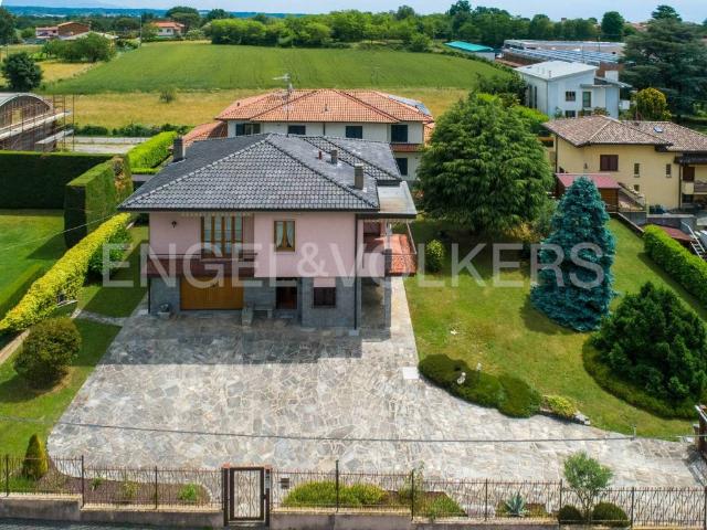 Villa Indipendente in vendita a Travaino, Caronno Varesino