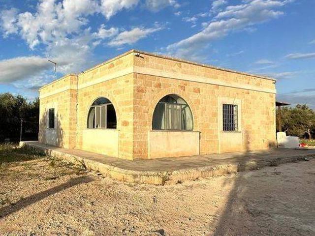 Villa Indipendente in vendita a Contrada Spierti, Puglia