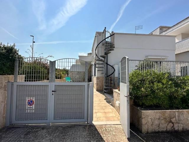 Villa Indipendente in vendita a Torre Santa Sabina, Puglia