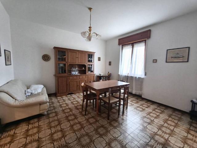 Villa Indipendente in vendita a Carpaneto Piacentino, Reggio Emilia