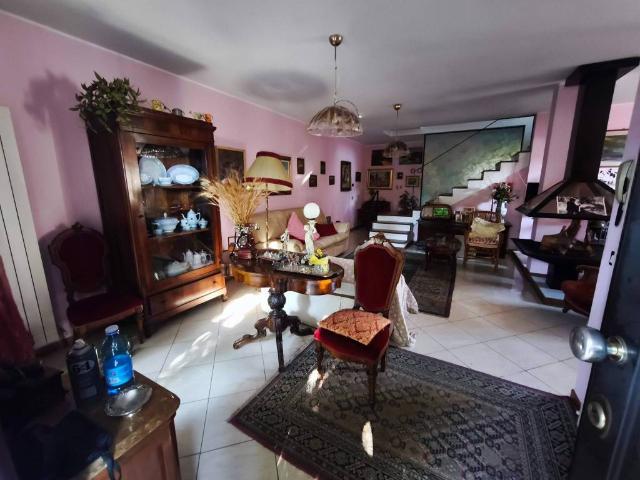 Villa Indipendente in vendita a Carpaneto Piacentino, Reggio Emilia
