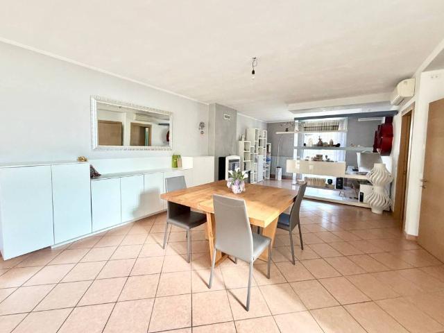 Villa Indipendente in vendita a Carpaneto Piacentino, Reggio Emilia