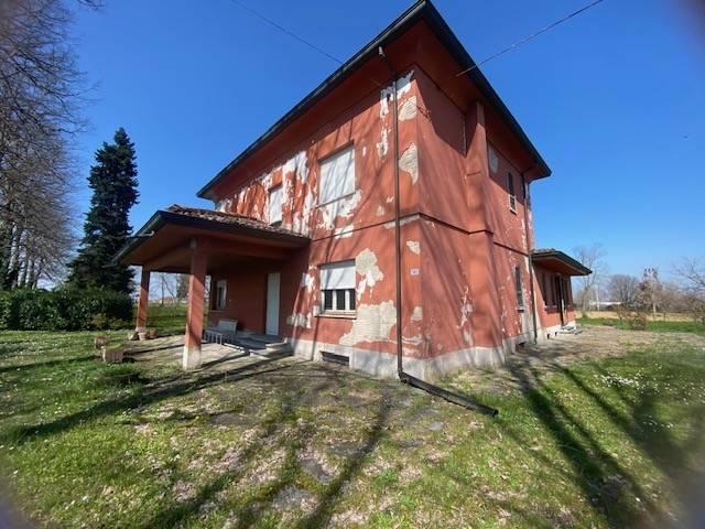 Villa Indipendente in vendita a Carpaneto Piacentino, Reggio Emilia