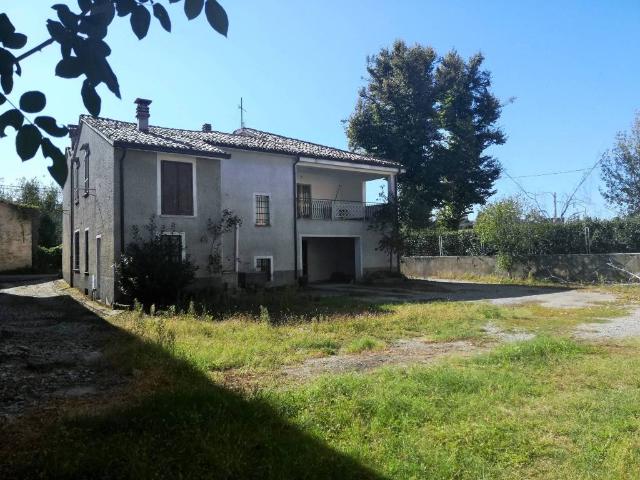 Villa Indipendente in vendita a Carpaneto Piacentino, Reggio Emilia