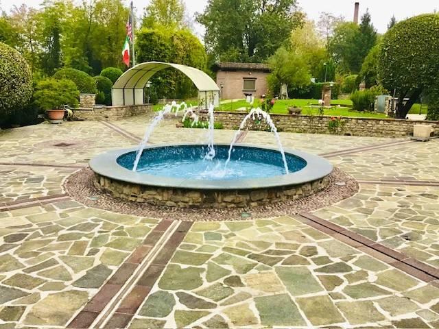 Villa Indipendente in vendita a Carpaneto Piacentino, Reggio Emilia