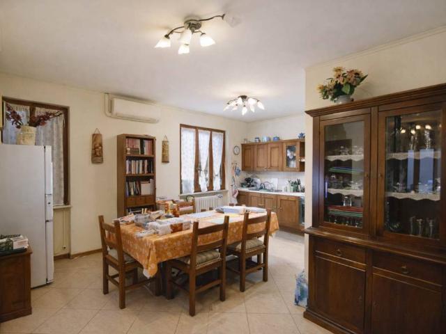 Villa Indipendente in vendita a Carpaneto Piacentino, Reggio Emilia