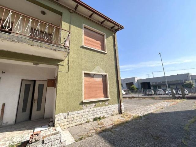 Villa Indipendente in vendita a Carpenedolo, Lombardia