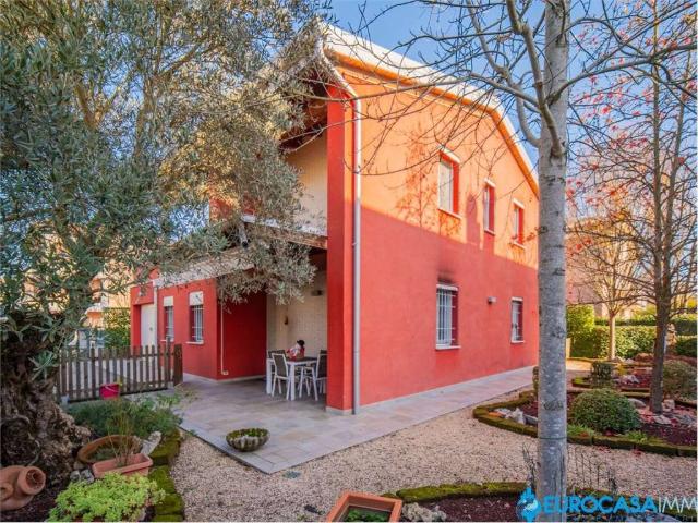 Villa Indipendente in vendita a Unione delle Terre d'Argine, Carpi