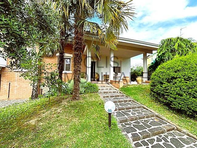 Villa Indipendente in vendita a Unione delle Terre d'Argine, Carpi