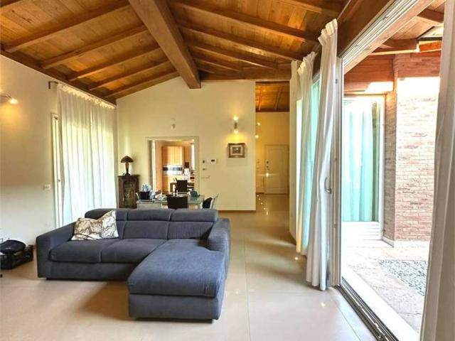 Villa Indipendente in vendita a Unione delle Terre d'Argine, Carpi