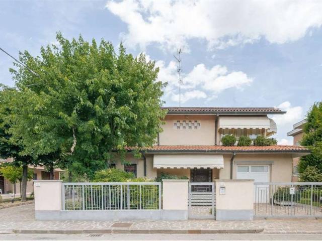 Villa Indipendente in vendita a Unione delle Terre d'Argine, Carpi