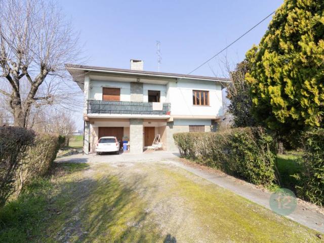 Villa Indipendente in vendita a Unione delle Terre d'Argine, Carpi