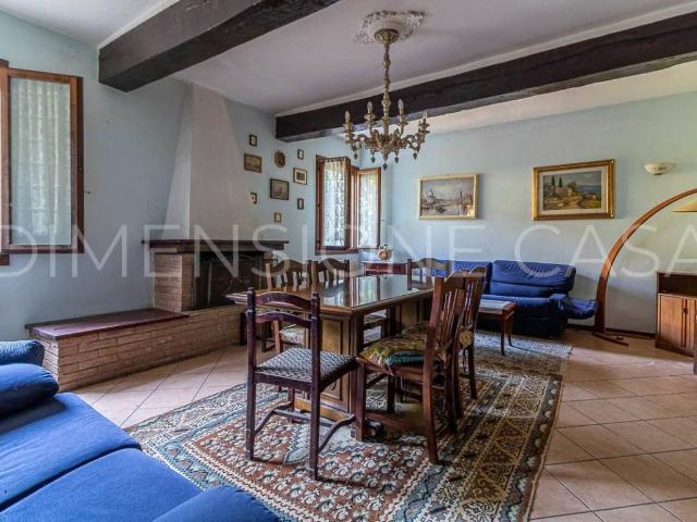 Villa Indipendente in vendita a Unione delle Terre d'Argine, Carpi