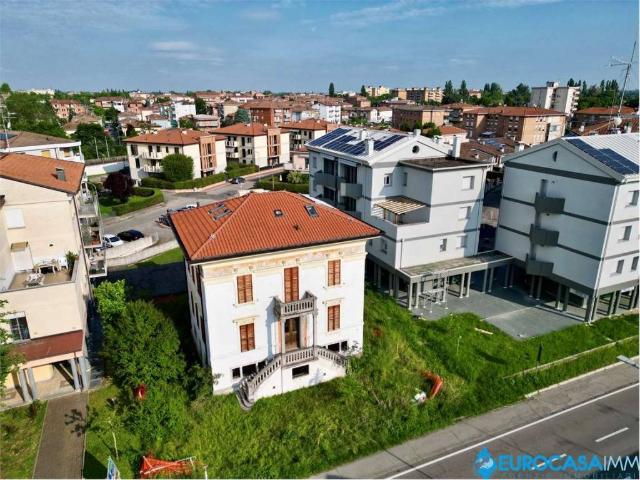 Villa Indipendente in vendita a Unione delle Terre d'Argine, Carpi