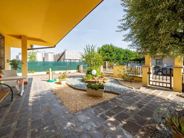 Villa Indipendente in vendita a Unione delle Terre d'Argine, Carpi