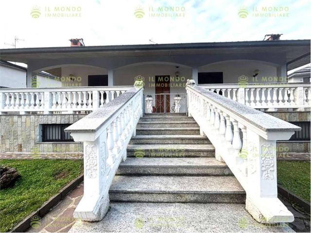 Villa Indipendente in vendita a Carpiano, Lombardia