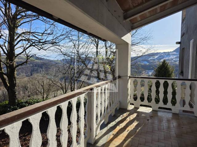 Villa Indipendente in vendita a Appennino Reggiano, Re
