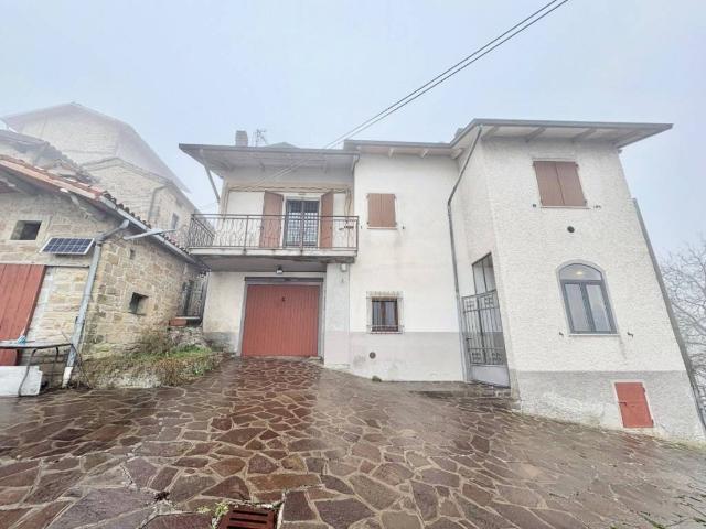 Villa Indipendente in vendita a Appennino Reggiano, Re