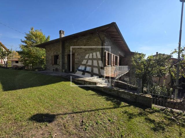 Villa Indipendente in vendita a Appennino Reggiano, Re
