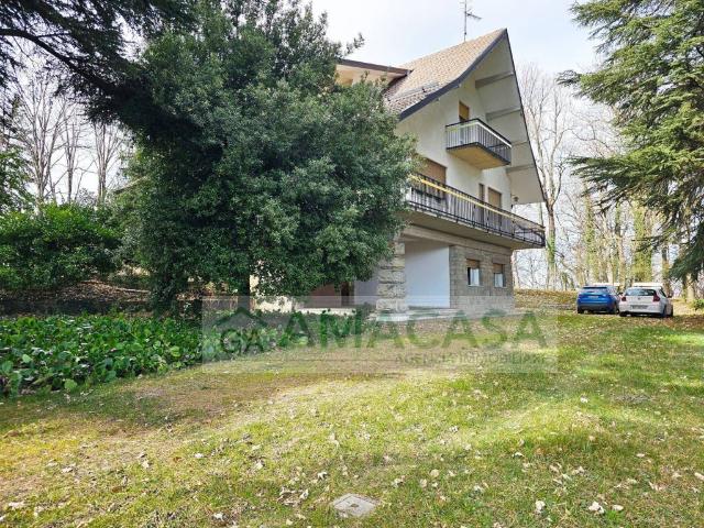 Villa Indipendente in vendita a Appennino Reggiano, Re