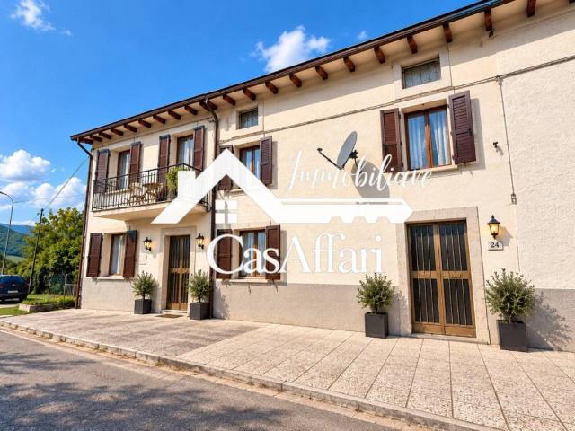 Villa Indipendente in vendita a Velluciana, Carpineti